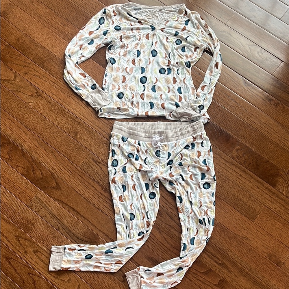 Pajamas Set in Cream and Blue